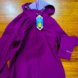 Small women’s Free Country rain jacket
